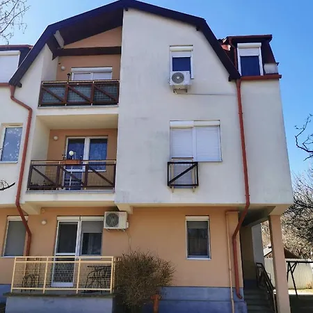 Dani Home Apartman Hajduszoboszlo Exterior photo